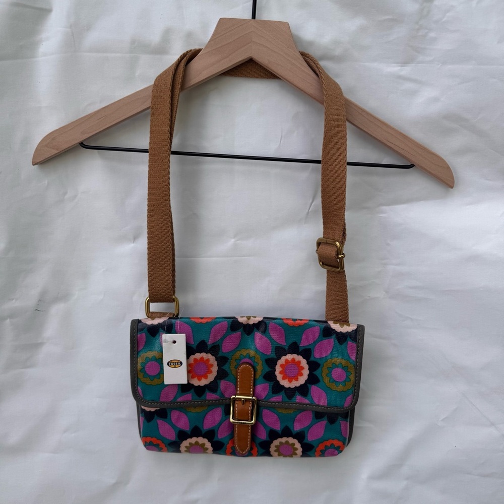Fossil // nwt keyper small crossbody purse in Laguna floral print